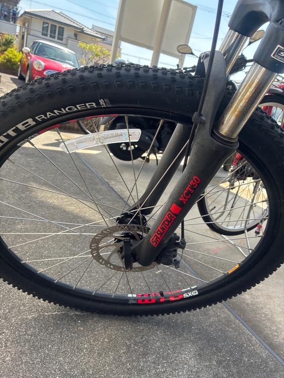 GT アグレッサー コンプ ブラック（自転車）の商品画像 - 査定依頼日：2026年5月24日 - 最高査定価格：15,000円