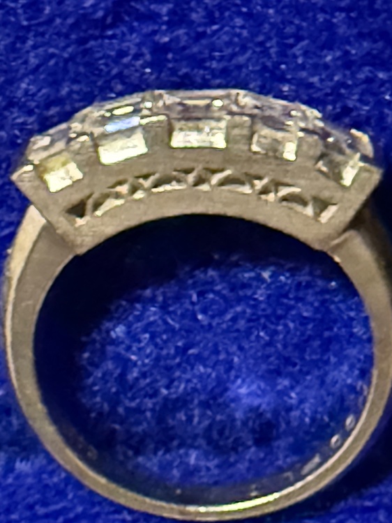 リング(ダイヤモンド、プラチナ)保証書有り（宝石）の商品画像 - 査定依頼日：2026年3月8日 - 最高査定価格：100,000円