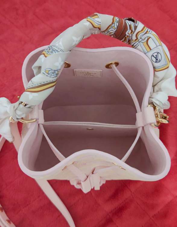 ネオノエBB（ブランドバッグ）の商品画像 - 査定依頼日：2022年10月31日 - 最高査定価格：220,000円