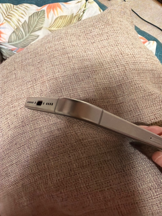iPhone 15 Pro Max 256GB Softbank（スマホ）の商品画像 - 査定依頼日：2026年4月15日 - 最高査定価格：108,000円