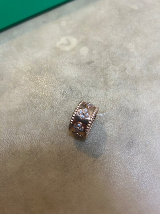 ヴァンクリーフペルレ（金・貴金属）の商品画像 - 査定依頼日：2024年2月9日 - 最高査定価格：990,000円