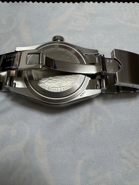 チューダー ブラックベイ 79830q（高級時計）の商品画像 - 査定依頼日：2025年10月20日 - 最高査定価格：430,000円