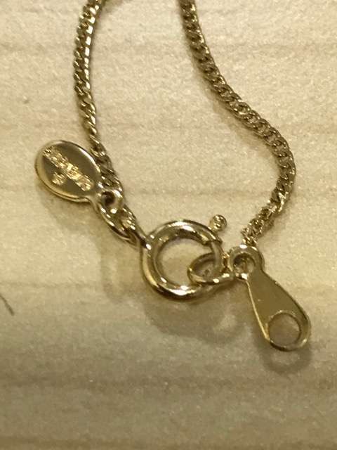ジバンシー　ネックレス　ゴールド（金・貴金属）の商品画像 - 査定依頼日：2023年6月28日 - 最高査定価格：1,000円