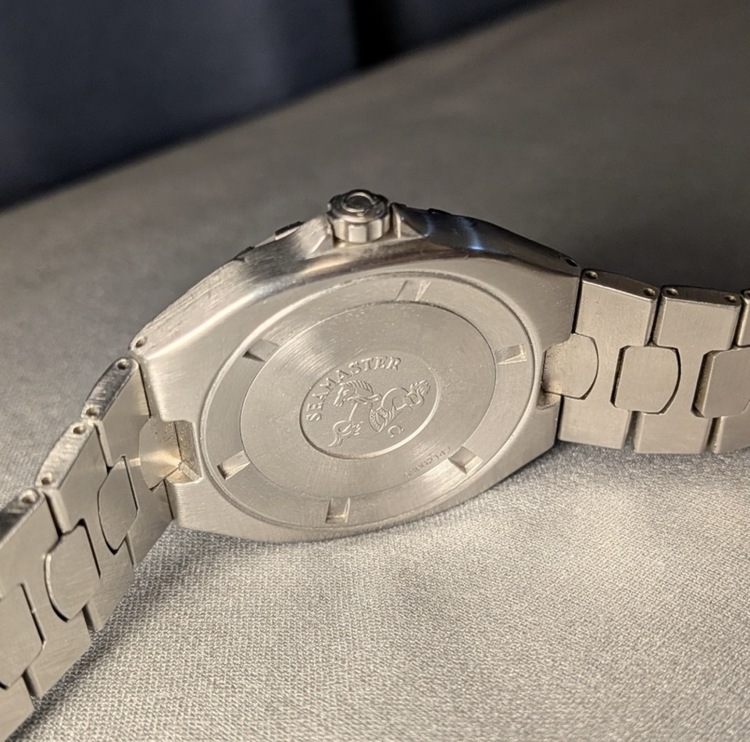 シーマスタープロフェッショナル200（高級時計）の商品画像 - 査定依頼日：2026年2月12日 - 最高査定価格：90,000円