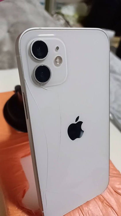 iPhone 12 128GB au（スマホ）の商品画像 - 査定依頼日：2026年5月8日 - 最高査定価格：24,000円