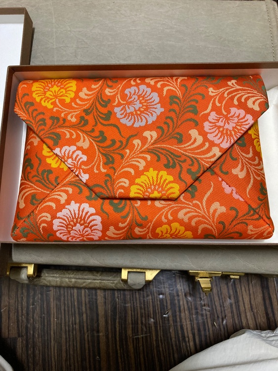 伊勢神宮遷宮の絹生地の数奇屋袋（美術品・骨董品）の商品画像 - 査定依頼日：2026年6月17日 - 最高査定価格：10円