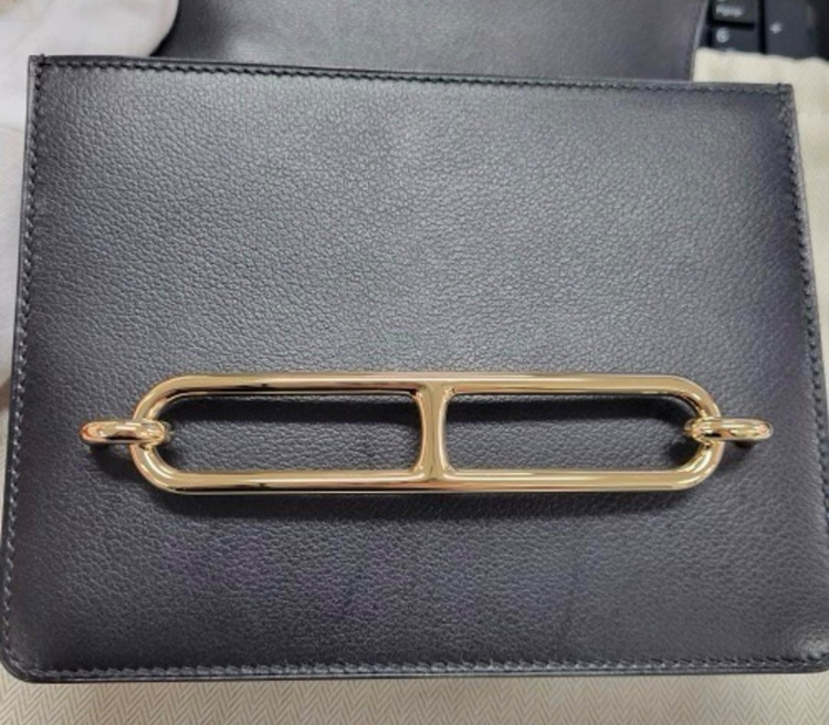 ロウリスミニ（ブランドバッグ）の商品画像 - 査定依頼日：2025年6月15日 - 最高査定価格：450,000円