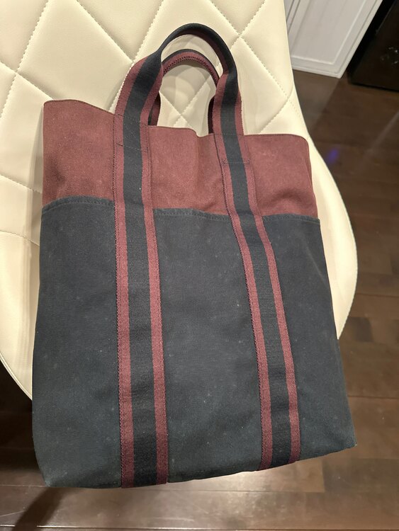 フールトゥカバス　トートバッグ　（ブランドバッグ）の商品画像 - 査定依頼日：2025年4月15日 - 最高査定価格：10,000円