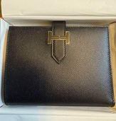 エルメス　ベアン　コンパクト　黒（ブランド財布・小物）の商品画像 - 査定依頼日：2025年10月4日 - 最高査定価格：100,000円