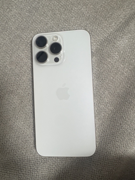 iPhone iPhone 15 Pro Max 256GB SIMフリー（スマホ）の商品画像 - 査定依頼日：2026年6月27日 - 最高査定価格：90,000円