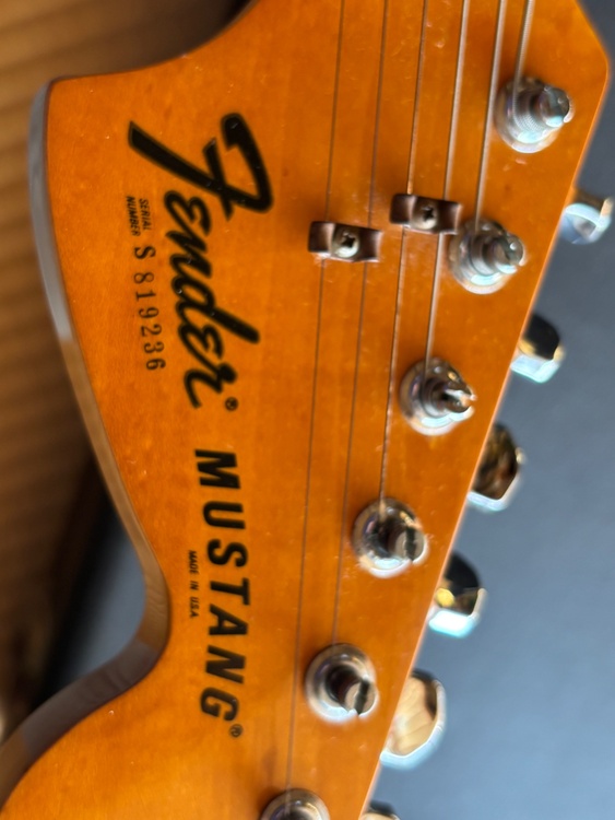 mustang  （ピアノ・楽器・PA機材）の商品画像 - 査定依頼日：2026年4月29日 - 最高査定価格：160,000円
