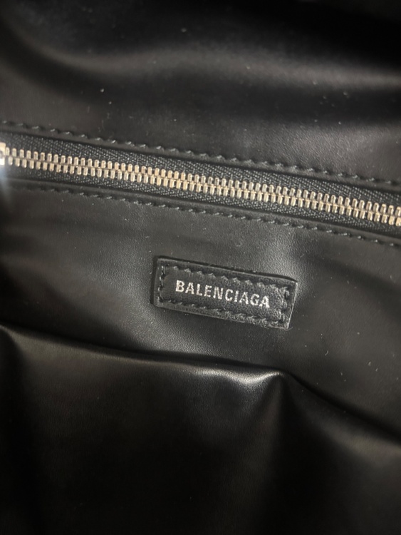 バレンシアガ  （ブランドバッグ）の商品画像 - 査定依頼日：2026年3月1日 - 最高査定価格：120,000円