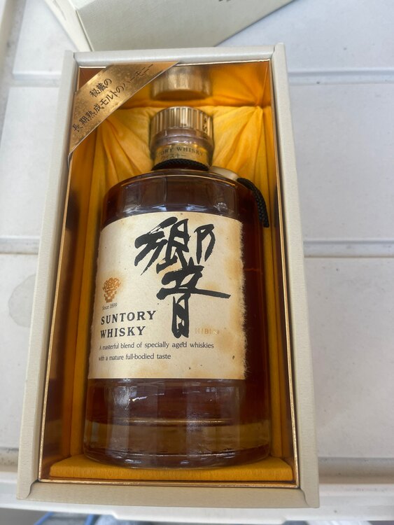 サントリー　響旧ラベル（お酒）の商品画像 - 査定依頼日：2025年4月30日 - 最高査定価格：35,000円