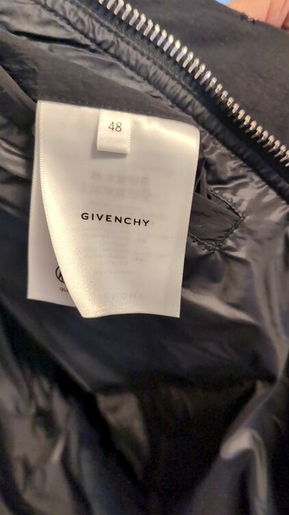 ダウン（古着・ファッション）の商品画像 - 査定依頼日：2025年11月8日 - 最高査定価格：3,000円