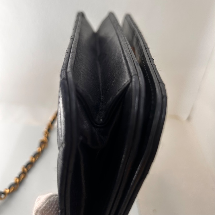 マトラッセ ラム プッシュロック a7766（ブランドバッグ）の商品画像 - 査定依頼日：2025年9月6日 - 最高査定価格：50,000円