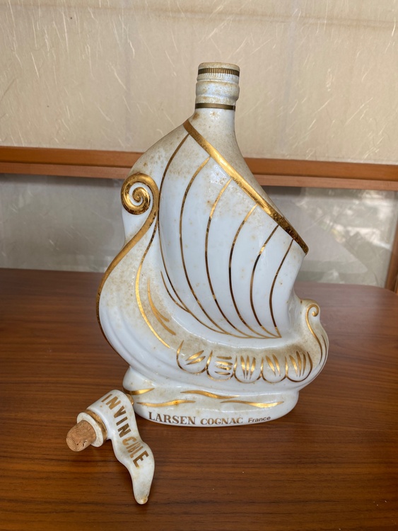 ブランデー カミュ （お酒）の商品画像 - 査定依頼日：2026年3月5日 - 最高査定価格：13,300円