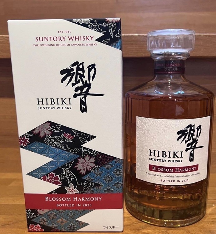 響700ml  ブロッサムハーモニー2023 1本 箱あり（お酒）の商品画像 - 査定依頼日：2026年3月23日 - 最高査定価格：17,000円