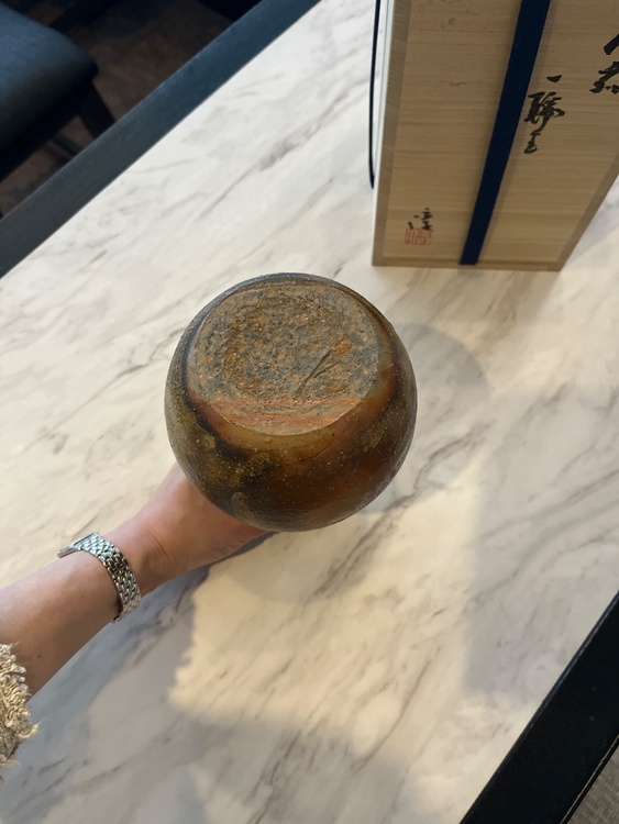 備前焼人間国宝　伊勢崎淳の花瓶（美術品・骨董品）の商品画像 - 査定依頼日：2026年3月24日 - 最高査定価格：30,000円