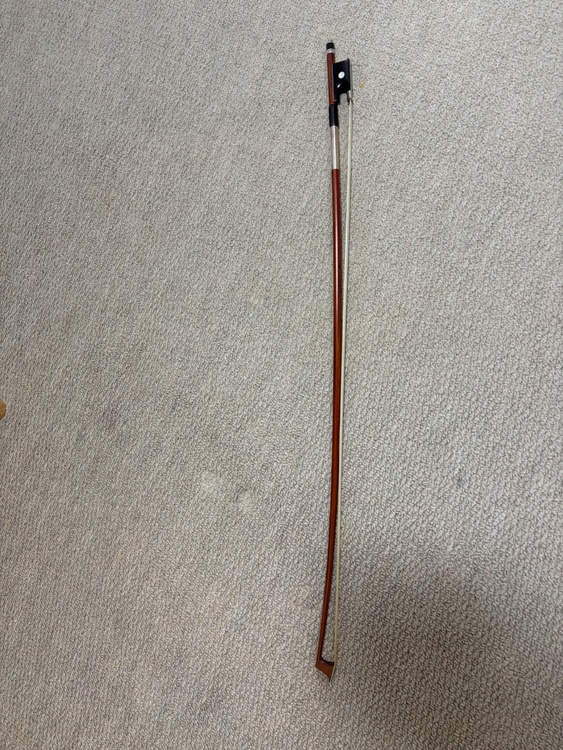 弓の刻印部分の写真でわかります。（ピアノ・楽器・PA機材）の商品画像 - 査定依頼日：2026年8月15日 - 最高査定価格：20,000円