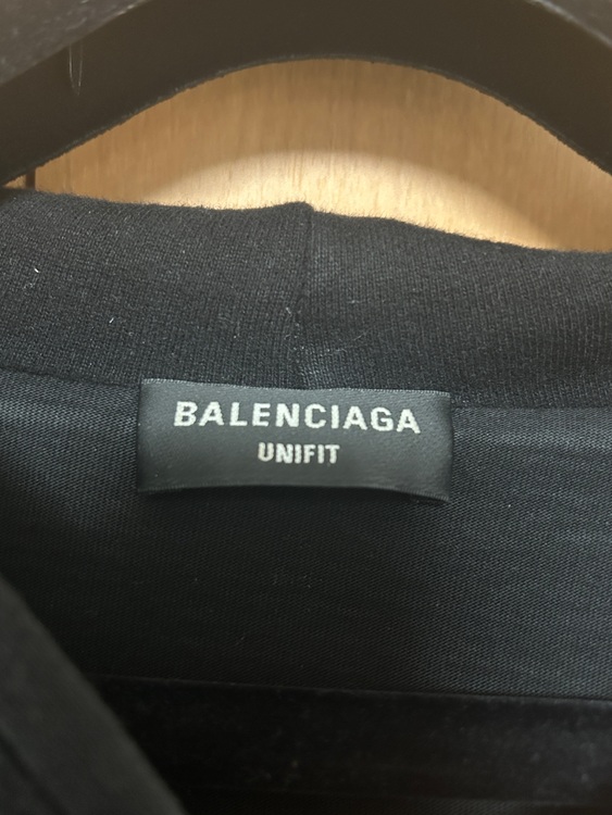 21ss デストロイフーディ（古着・ファッション）の商品画像 - 査定依頼日：2025年8月27日 - 最高査定価格：20,000円