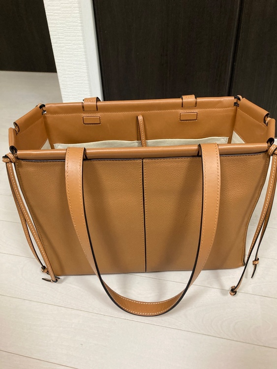 ロエベ　クッショントート（ブランドバッグ）の商品画像 - 査定依頼日：2026年3月4日 - 最高査定価格：52,000円