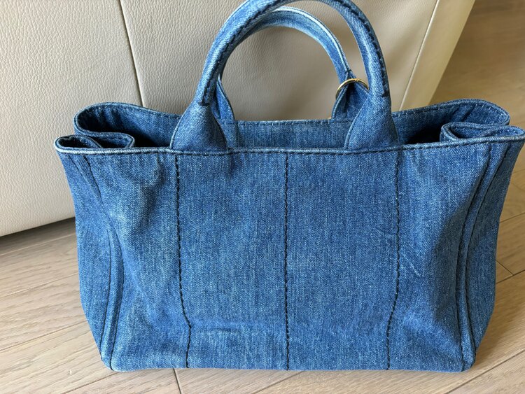 プラダ  （ブランドバッグ）の商品画像 - 査定依頼日：2025年2月22日 - 最高査定価格：60,000円