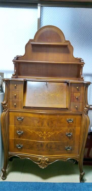 イタリア製　ライティングデスク（家具・寝具）の商品画像 - 査定依頼日：2025年4月25日 - 最高査定価格：1円