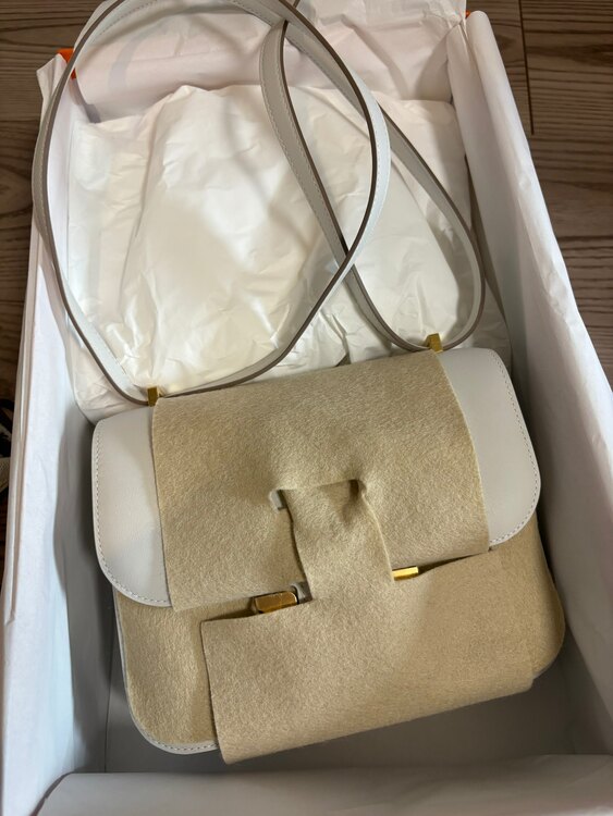 エルメス コンスタンス （ブランドバッグ）の商品画像 - 査定依頼日：2025年3月27日 - 最高査定価格：1,600,000円