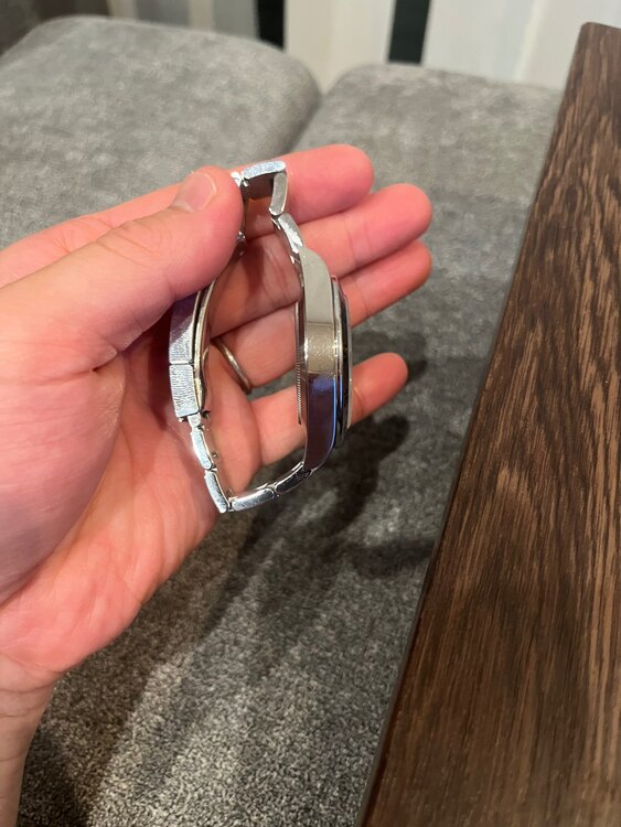 エクスプローラーⅡ ブラック（高級時計）の商品画像 - 査定依頼日：2025年4月13日 - 最高査定価格：1,250,000円