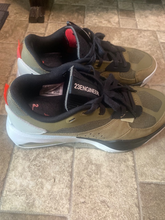 NIKE スニーカー（古着・ファッション）の商品画像 - 査定依頼日：2026年2月16日 - 最高査定価格：1,000円