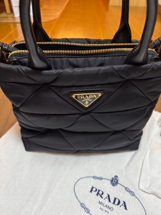 パデットRe-Nylonトートバッグ（ブランドバッグ）の商品画像 - 査定依頼日：2026年7月18日 - 最高査定価格：300,000円