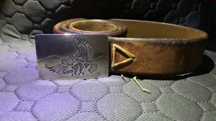 イーグル彫りバックルベルト（古着・ファッション）の商品画像 - 査定依頼日：2026年3月17日 - 最高査定価格：30,000円