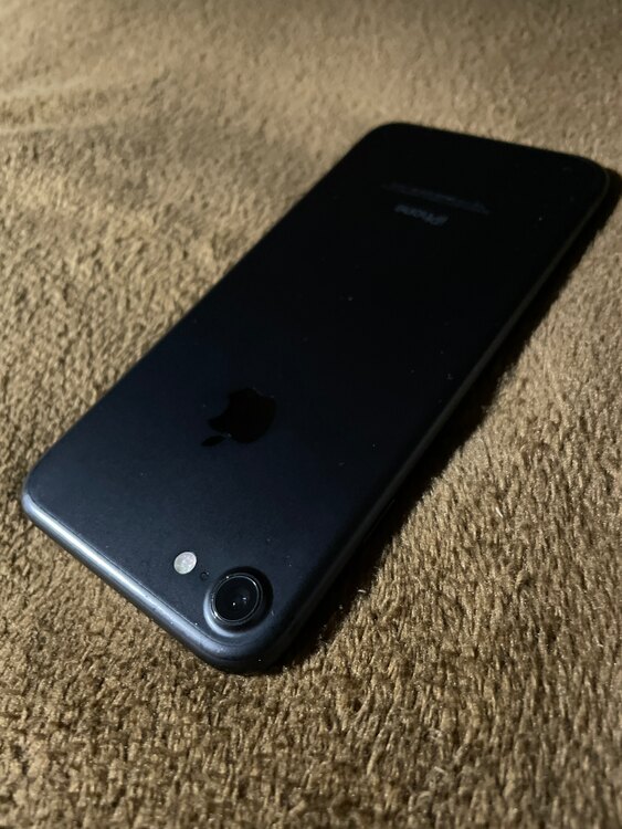 iPhone7 128GB Softbank（スマホ）の商品画像 - 査定依頼日：2025年2月6日 - 最高査定価格：5,000円