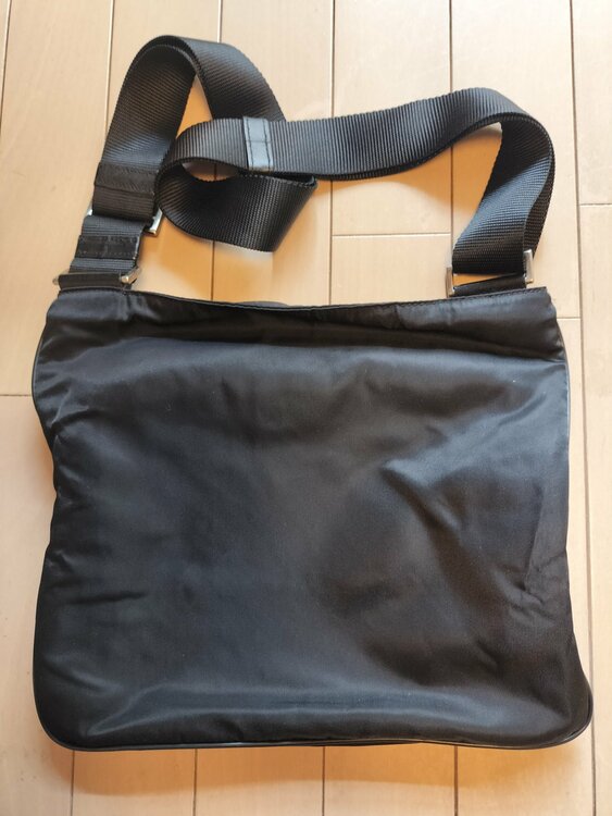 プラダ  （ブランドバッグ）の商品画像 - 査定依頼日：2026年3月24日 - 最高査定価格：40,000円