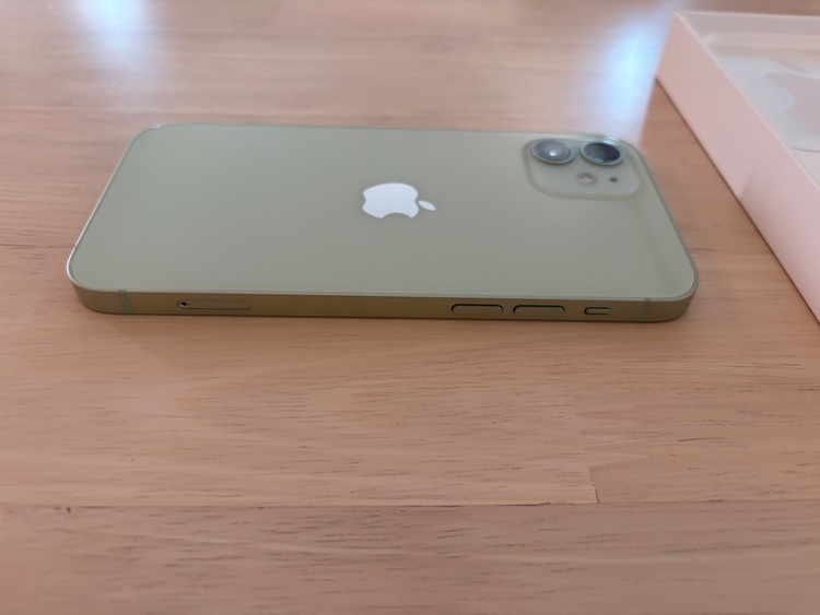 iPhone iPhone 12 64GB SIMフリー（スマホ）の商品画像 - 査定依頼日：2026年6月16日 - 最高査定価格：20,000円