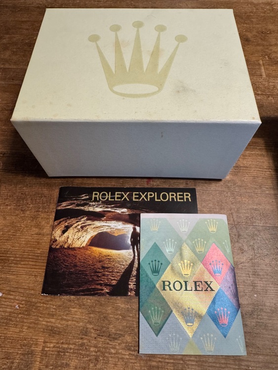 ロレックス エクスプローラー 11427（高級時計）の商品画像 - 査定依頼日：2025年11月9日 - 最高査定価格：950,000円