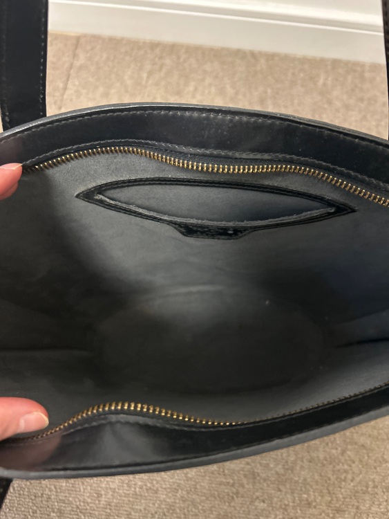 エピ（ブランドバッグ）の商品画像 - 査定依頼日：2025年11月27日 - 最高査定価格：40,000円