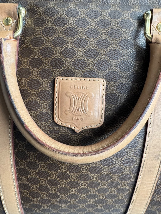 ビジネスバック（ブランドバッグ）の商品画像 - 査定依頼日：2025年12月22日 - 最高査定価格：20,000円