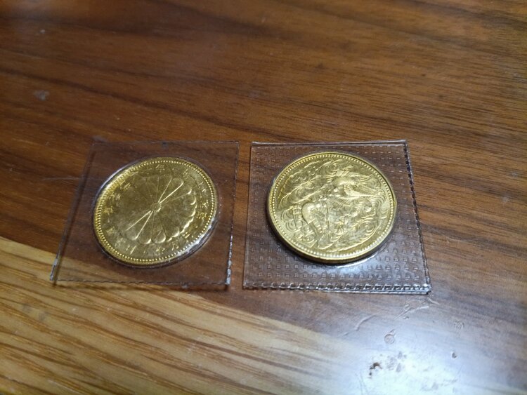 天皇陛下御在位六十年記念10万円金貨（金・貴金属）の商品画像 - 査定依頼日：2026年5月10日 - 最高査定価格：911,000円