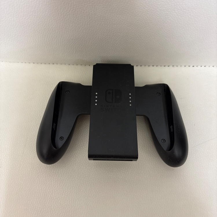  Nintendo Switch Joy-Con (L) / (R) グレー新型（ゲーム機本体・ゲームソフト）の商品画像 - 査定依頼日：2025年6月27日 - 最高査定価格：12,000円