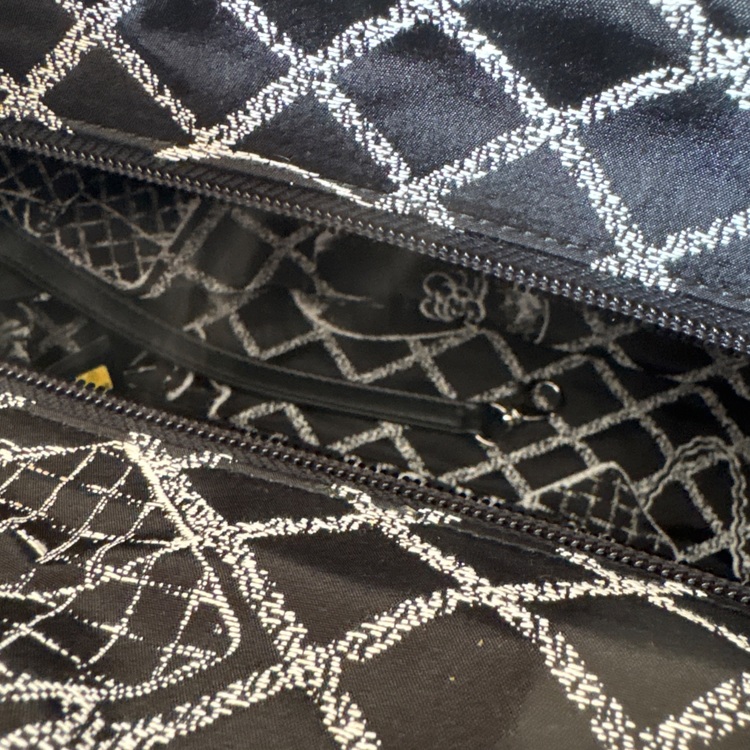 エッセンシャルトートバッグ（古着・ファッション）の商品画像 - 査定依頼日：2025年11月21日 - 最高査定価格：100,000円