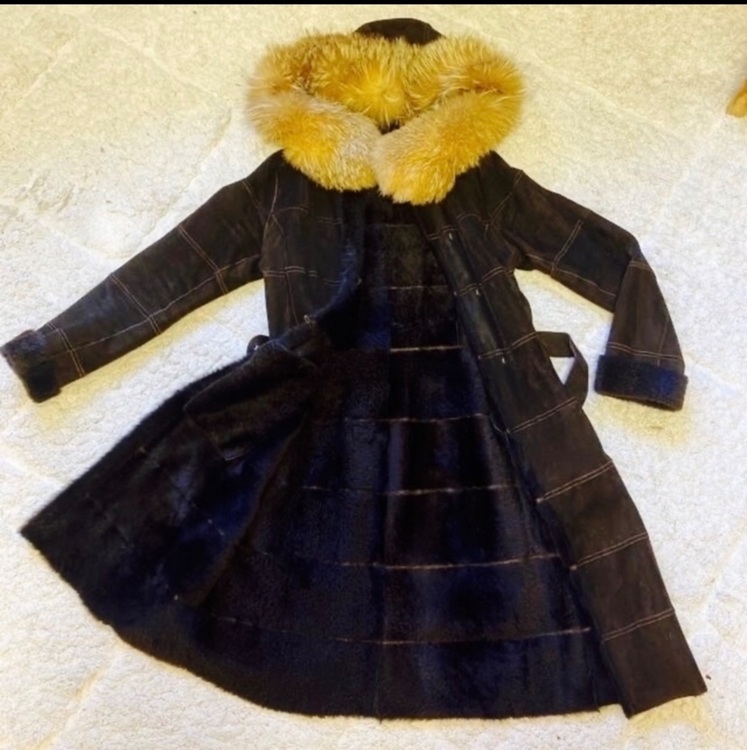 ムートンコート（古着・ファッション）の商品画像 - 査定依頼日：2025年11月10日 - 最高査定価格：100,000円
