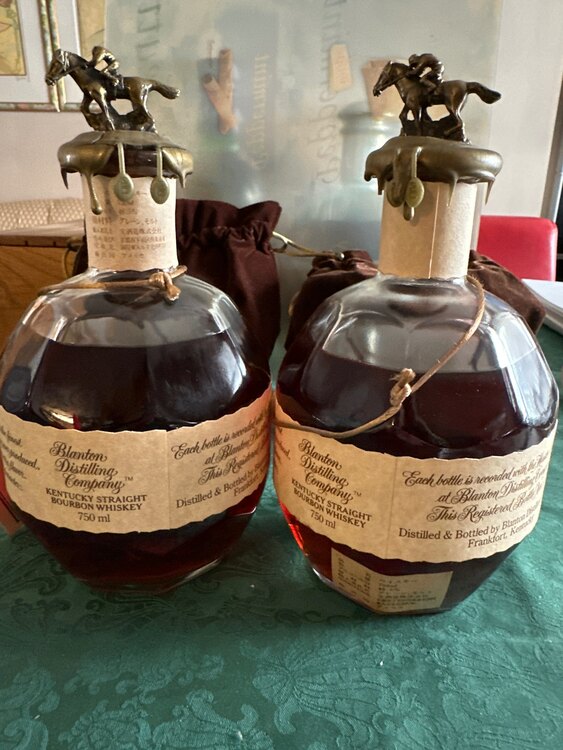 ケンタッキーバーボン　グレーンモルト袋入り２本（お酒）の商品画像 - 査定依頼日：2025年3月30日 - 最高査定価格：15,000円