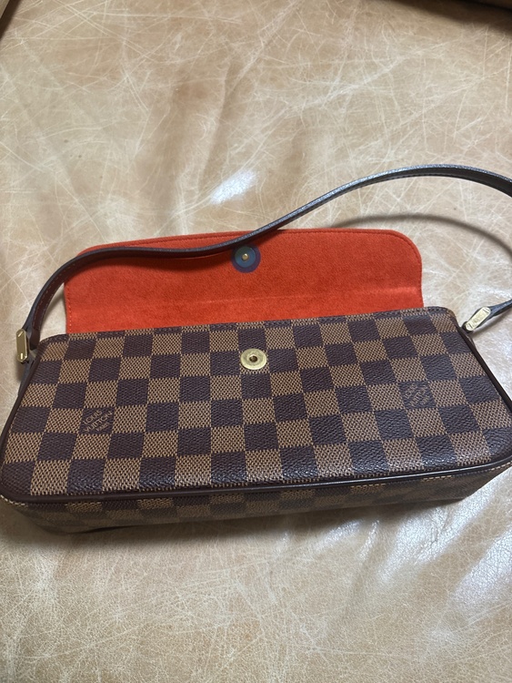 ハンドバッグ（ブランドバッグ）の商品画像 - 査定依頼日：2026年2月15日 - 最高査定価格：120,000円