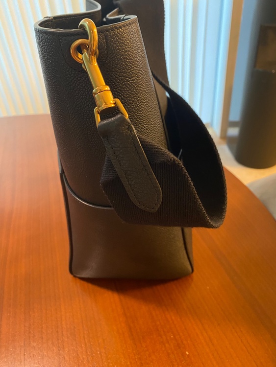 CELINE サングルバッグ（Sangle）（ブランドバッグ）の商品画像 - 査定依頼日：2026年3月9日 - 最高査定価格：140,000円