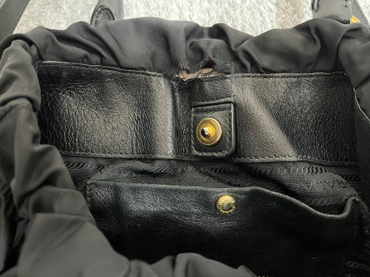 プラダ  （ブランドバッグ）の商品画像 - 査定依頼日：2026年3月13日 - 最高査定価格：50,000円