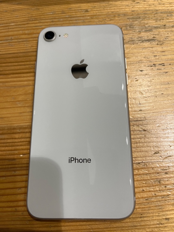 iPhone iPhone8 256GB SIMフリー（スマホ）の商品画像 - 査定依頼日：2026年9月16日 - 最高査定価格：7,500円