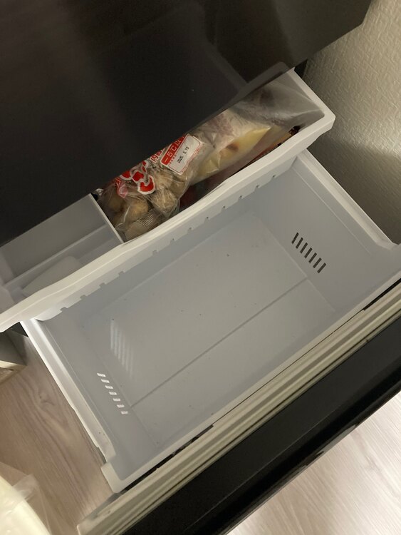 日立冷凍冷蔵庫 R-V38NV(K)（家電）の商品画像 - 査定依頼日：2025年4月30日 - 最高査定価格：10,000円