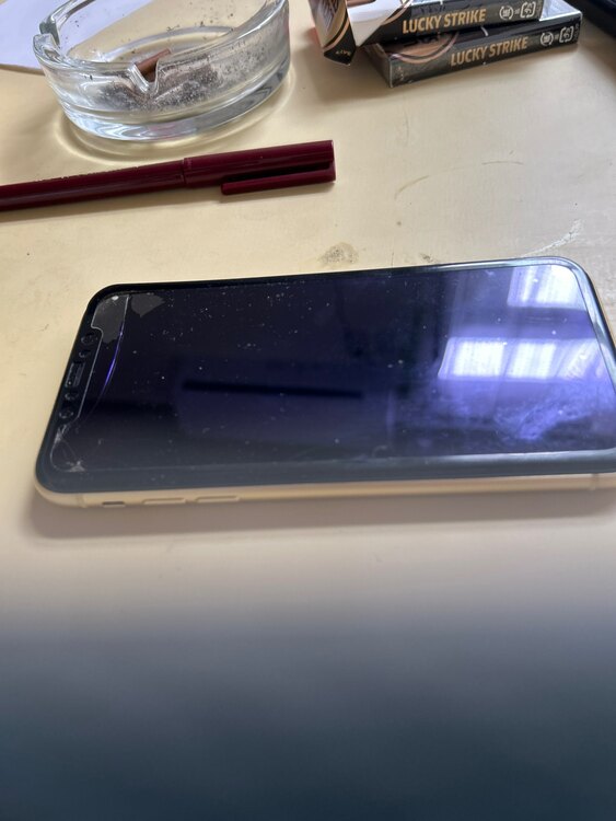 iPhoneXR 128GB au（スマホ）の商品画像 - 査定依頼日：2025年5月24日 - 最高査定価格：17,000円