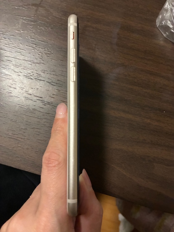 iPhone iPhone SE (第 3 世代) 64GB 楽天モバイル（スマホ）の商品画像 - 査定依頼日：2026年6月24日 - 最高査定価格：20,000円